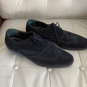 Fratelli Rossetti black suede lace up shoes. 12